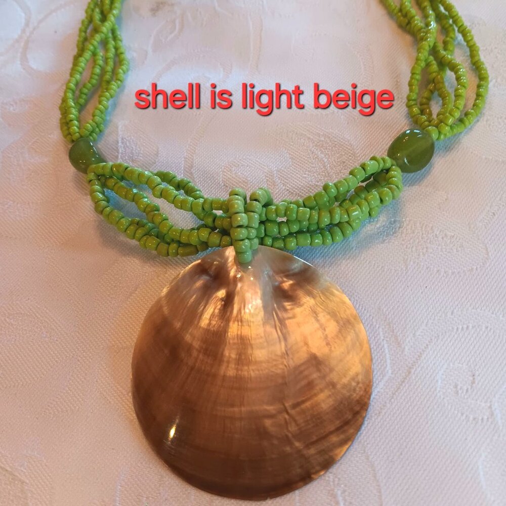 Beaded necklace with shell